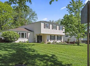 972 Thomas Ln, Columbus, OH 43220