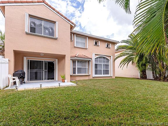 4th image of 19164 NW 13th St