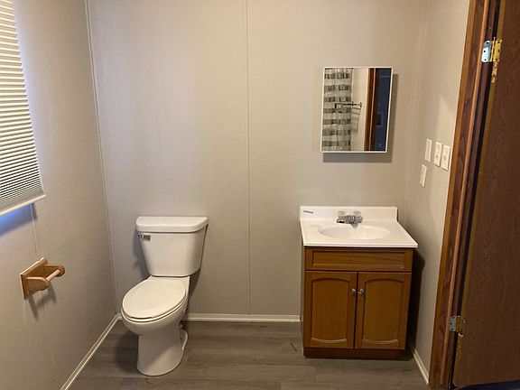4th image of 54 Loraine Dr