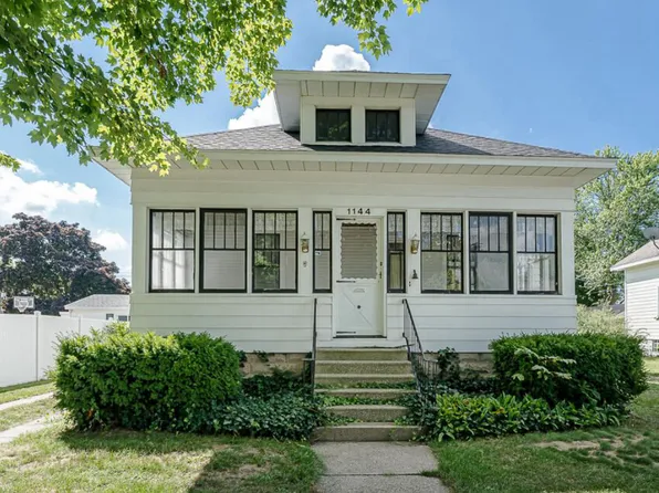 1144 Columbus Ave, Grand Haven, MI 49417