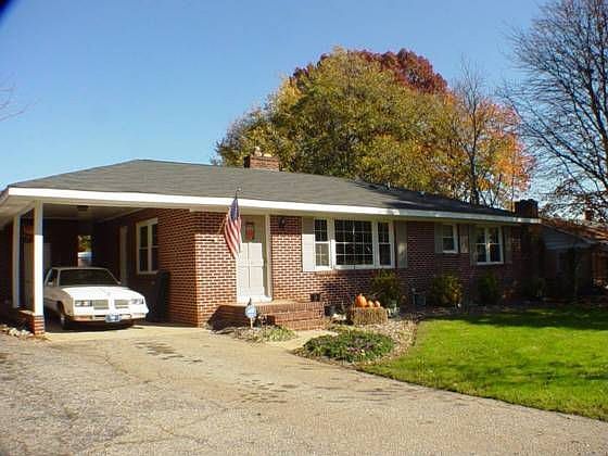 1st image of 16 Bristol Dr