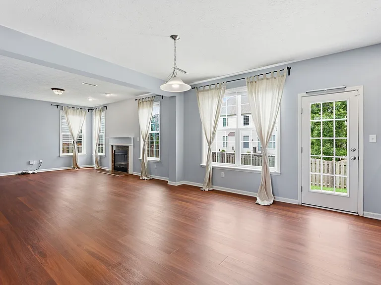 12250 Eddington Pl — Photo 14