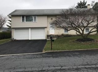 5537 Louise Ln, Northampton, PA 18067