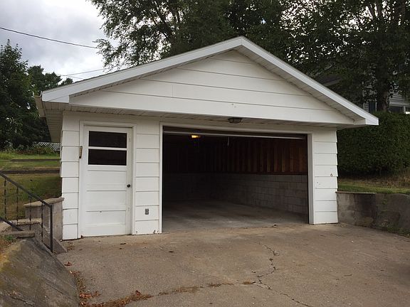 4th image of 502 Detroit Ave