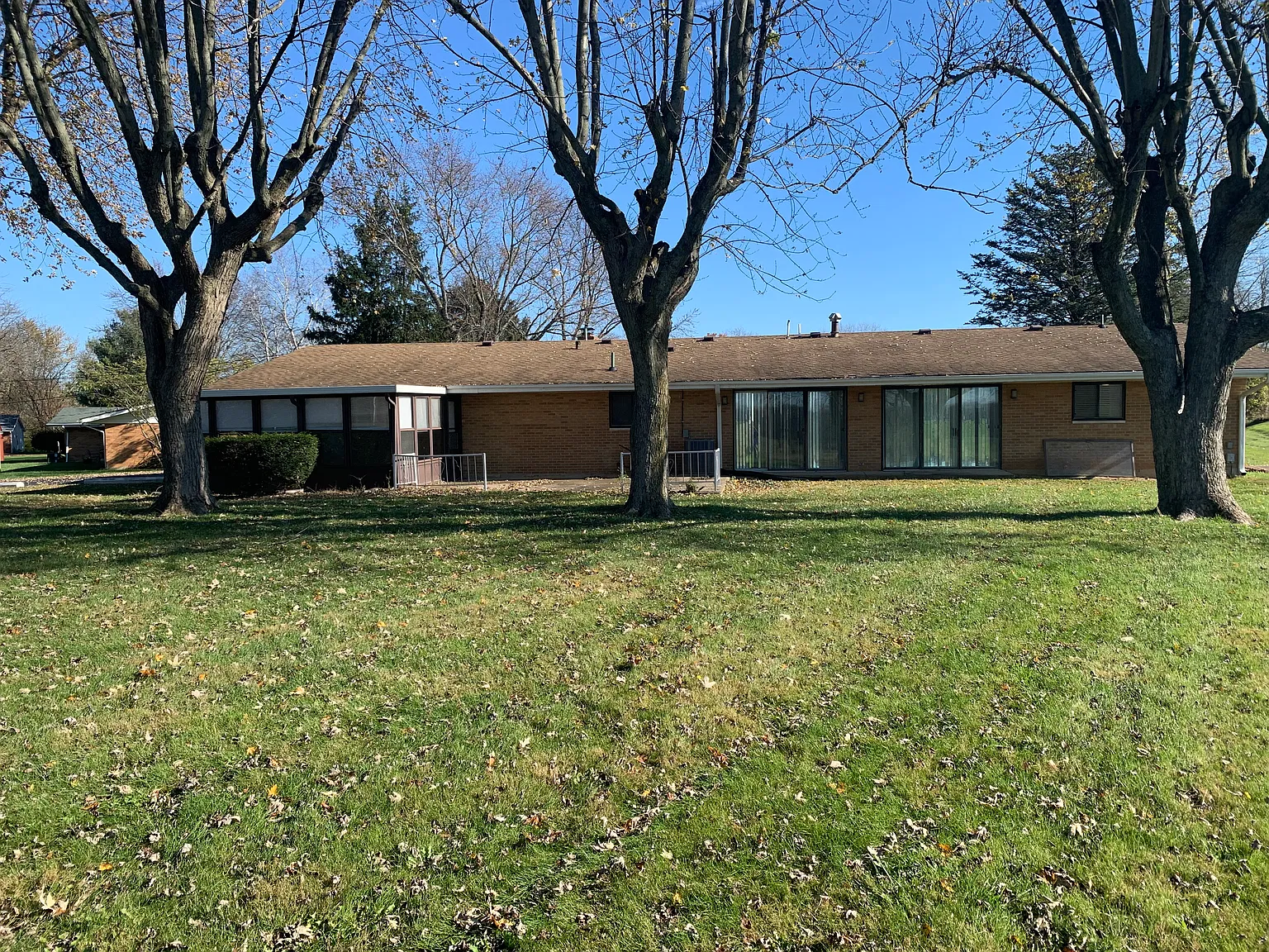 1253 Carver Ct — Photo 4