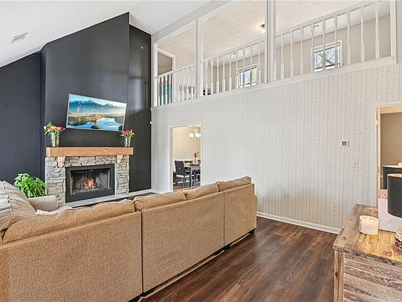 3rd image of 4751 Saddleridge Rd