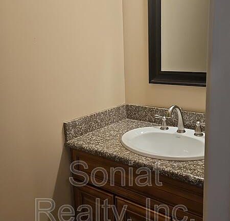 5th image of 5347 Cameron Blvd #A