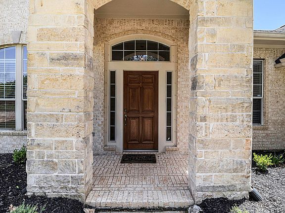 5th image of 1124 Morning Creek Ln