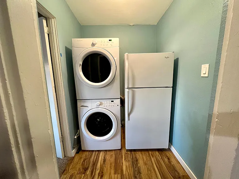 350 N 15th St — Photo 9