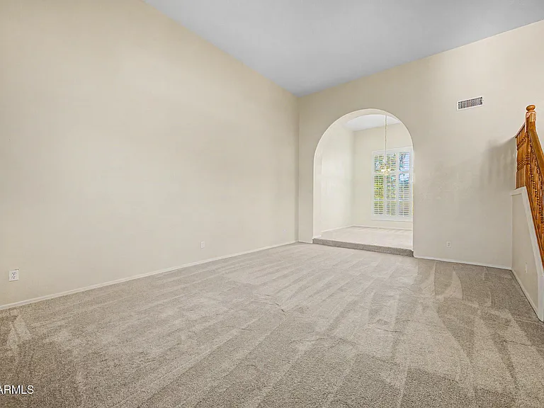 1722 E Samuel Dr — Photo 7