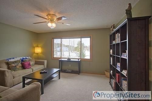 5th image of 32975 Hilary Cir