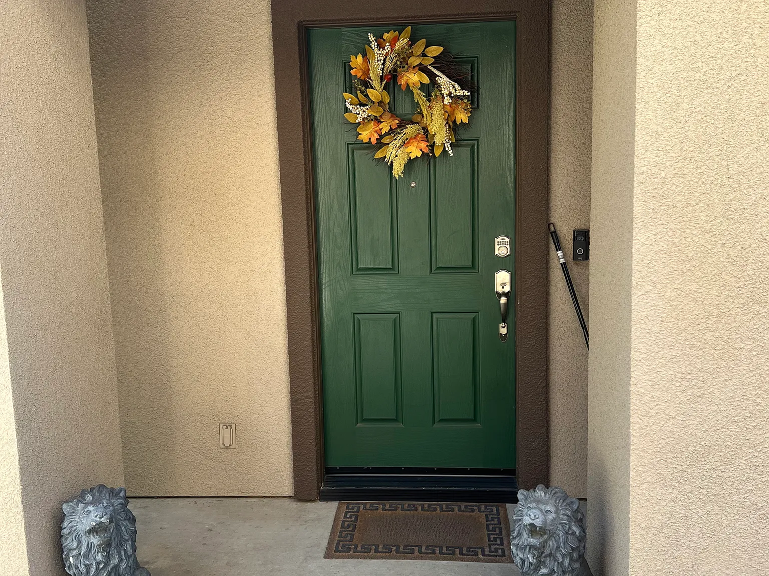3 bed, 2.5 bath, 1628 sqft, $4,200 — Photo 3