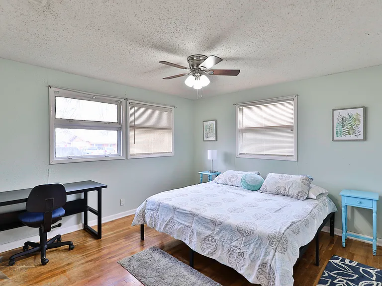 2109 Collins Ave — Photo 12