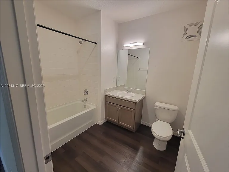 8247 Tanager Sq #301 — Photo 19