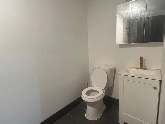 4th image of 12 Thomas St #3C