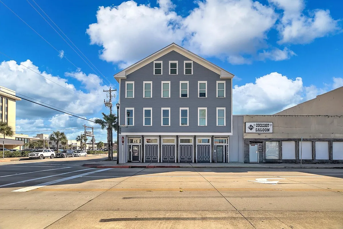 Building Photo - 405 24th St #202