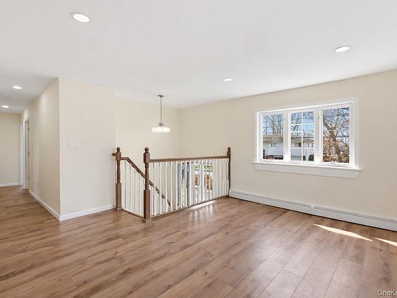 3rd image of 41 Madison Avenue