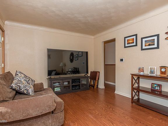 5th image of 2406 Sugarloaf Ave