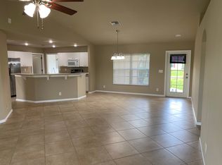 638 NE Juanita Pl, Cape Coral, FL 33909