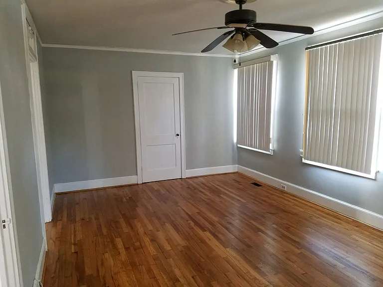 320-322 S Woodrow St — Photo 5