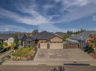 2126 Cadjew St, Redding, CA 96003