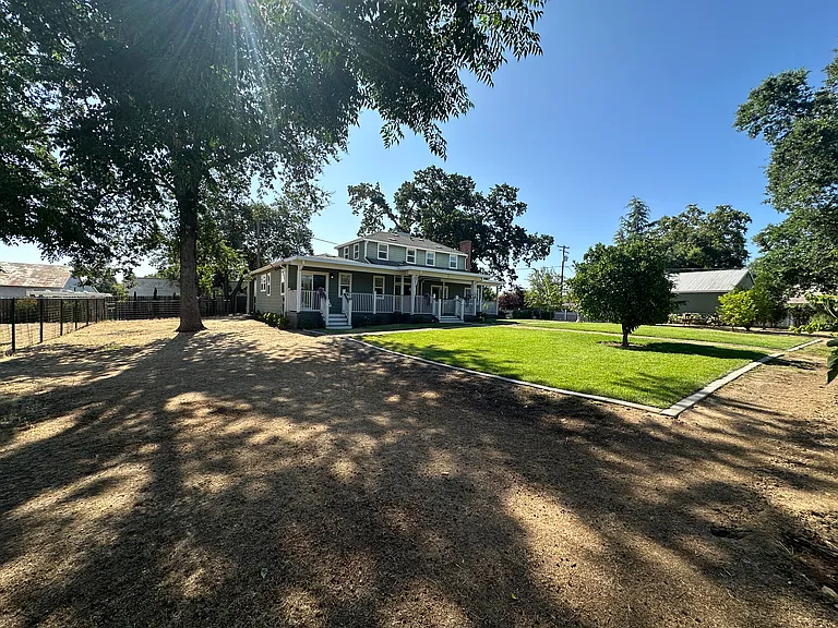 2400 Central Ave — Photo 6