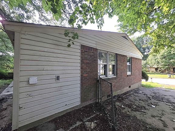 4th image of 2070 Willow Wood Ave