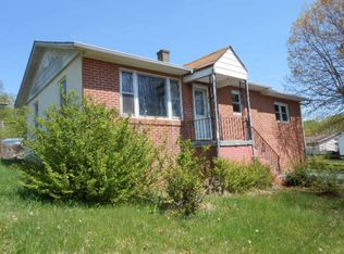 818 Smith St, Martinsville, VA 24112