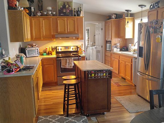 4th image of 11860 Chateau Dr NE