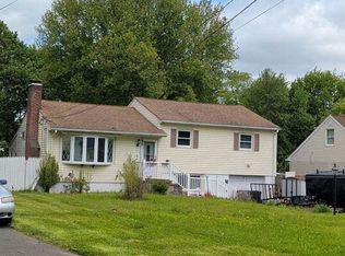 19 Maple Ridge Rd, Danbury, CT 06811