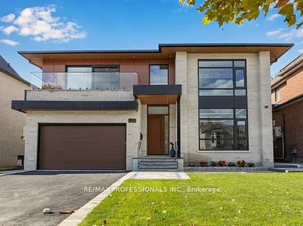 122 Ashbourne Dr, Toronto, ON M9B 4H8