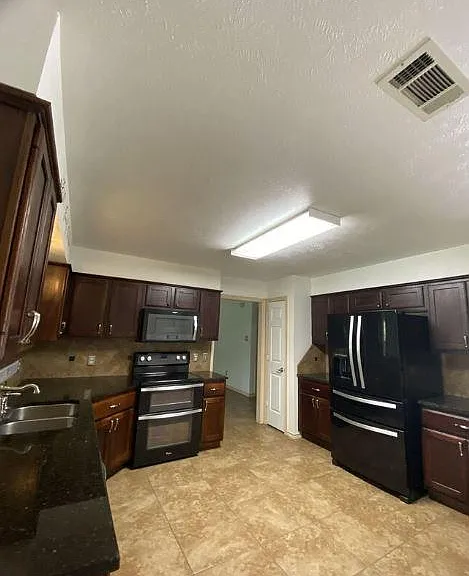 1403 Kernstown Ln — Photo 1