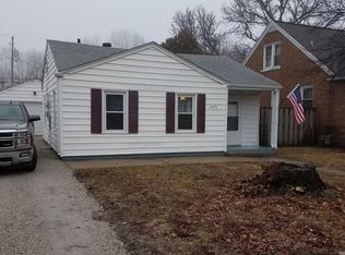 2076 N 19th St, Springfield, IL 62702