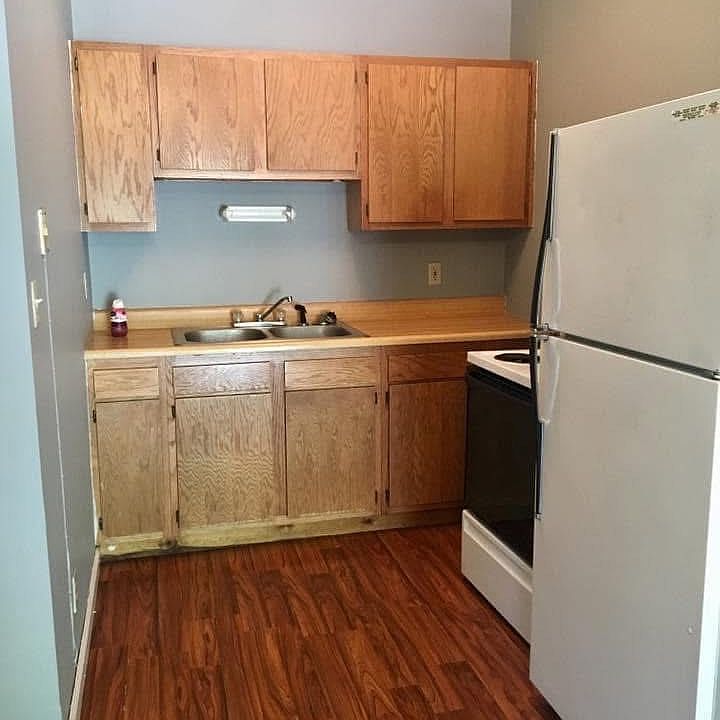2nd image of 915 Georgia St