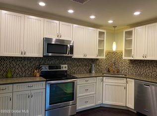 93 Maple St APT 305, Glens Falls, NY 12801