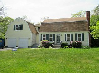 2 Fern Dr, Warren, RI 02885