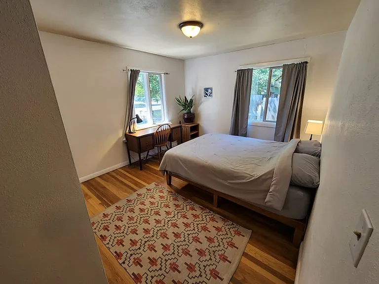 610 S Ave E — Photo 7