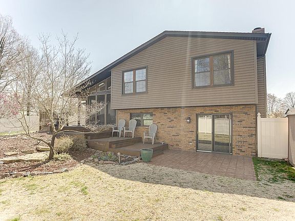 2nd image of 53 Shirlwin Dr