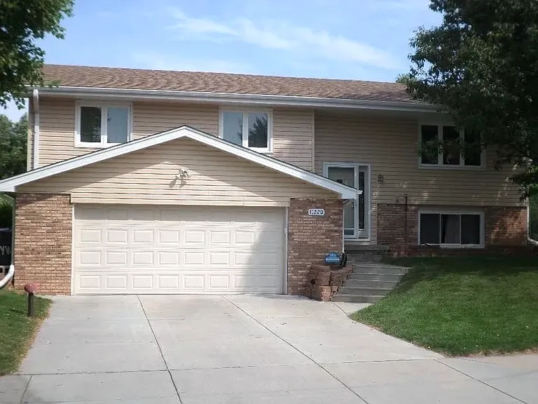11220 Curtis Ave — Photo 1