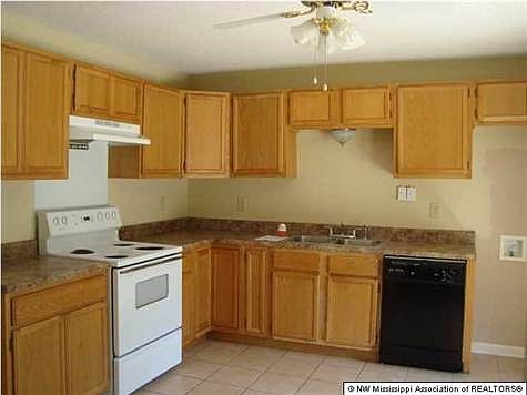 5th image of 6260 Shady Glen Cv