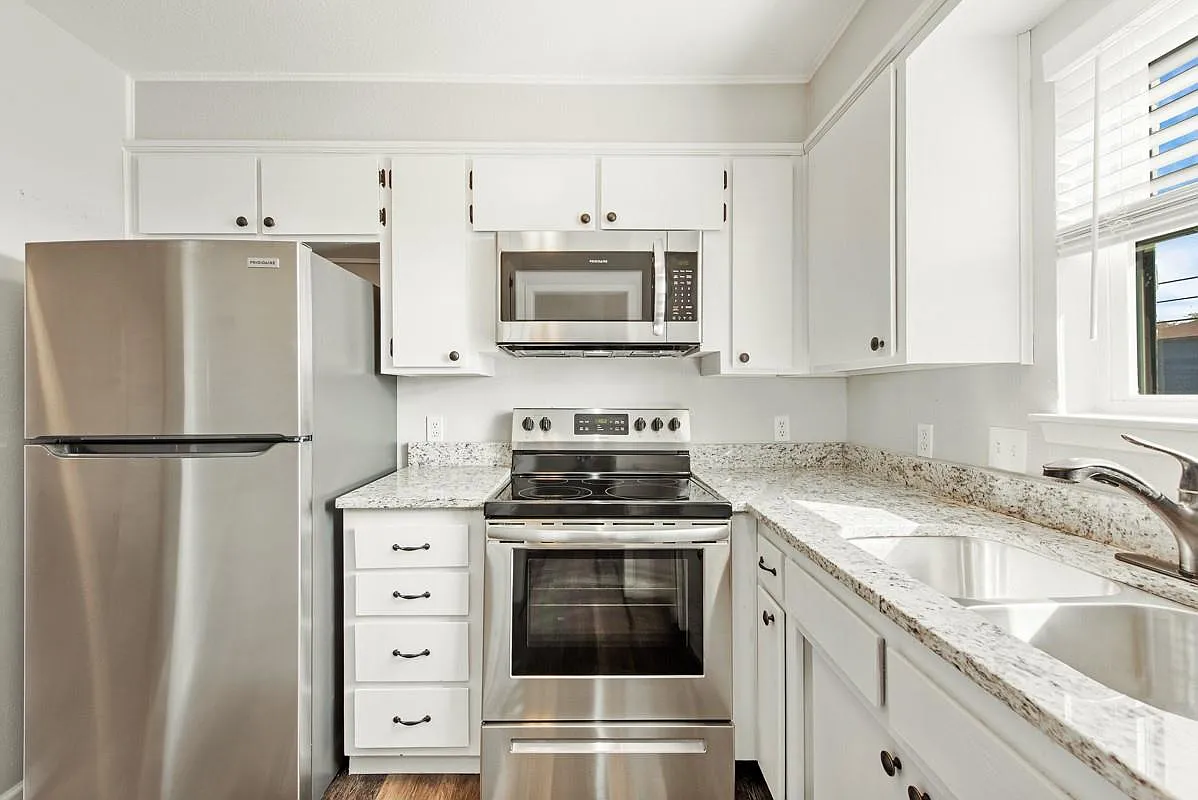 7700 Chapin Road - 5 — Photo 3