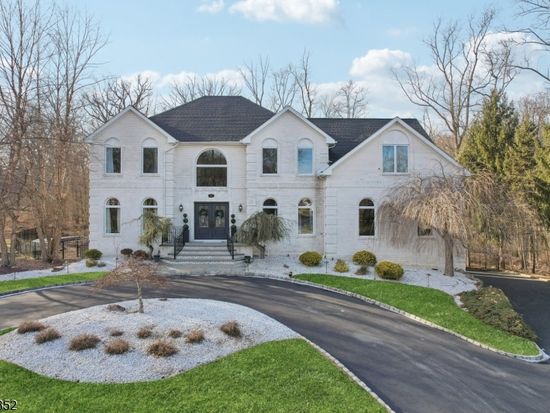 41 Arnold Dr, Randolph, NJ 07869