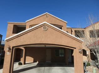 615 Benicia Ln SW, Albuquerque, NM 87102