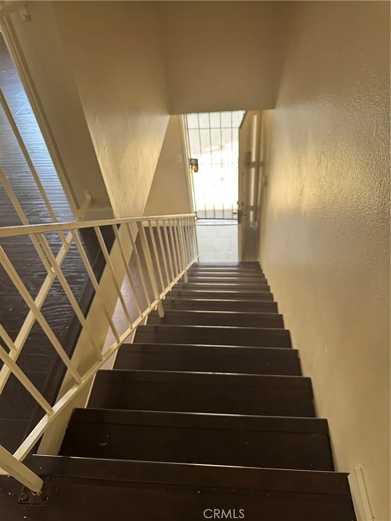 2 bed, 1.5 bath, 1200 sqft, $2,100 — Photo 3