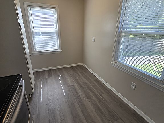 3rd image of 95 Vista Dr