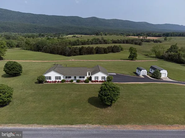 803 Hook Hill Rd, Luray, VA 22835