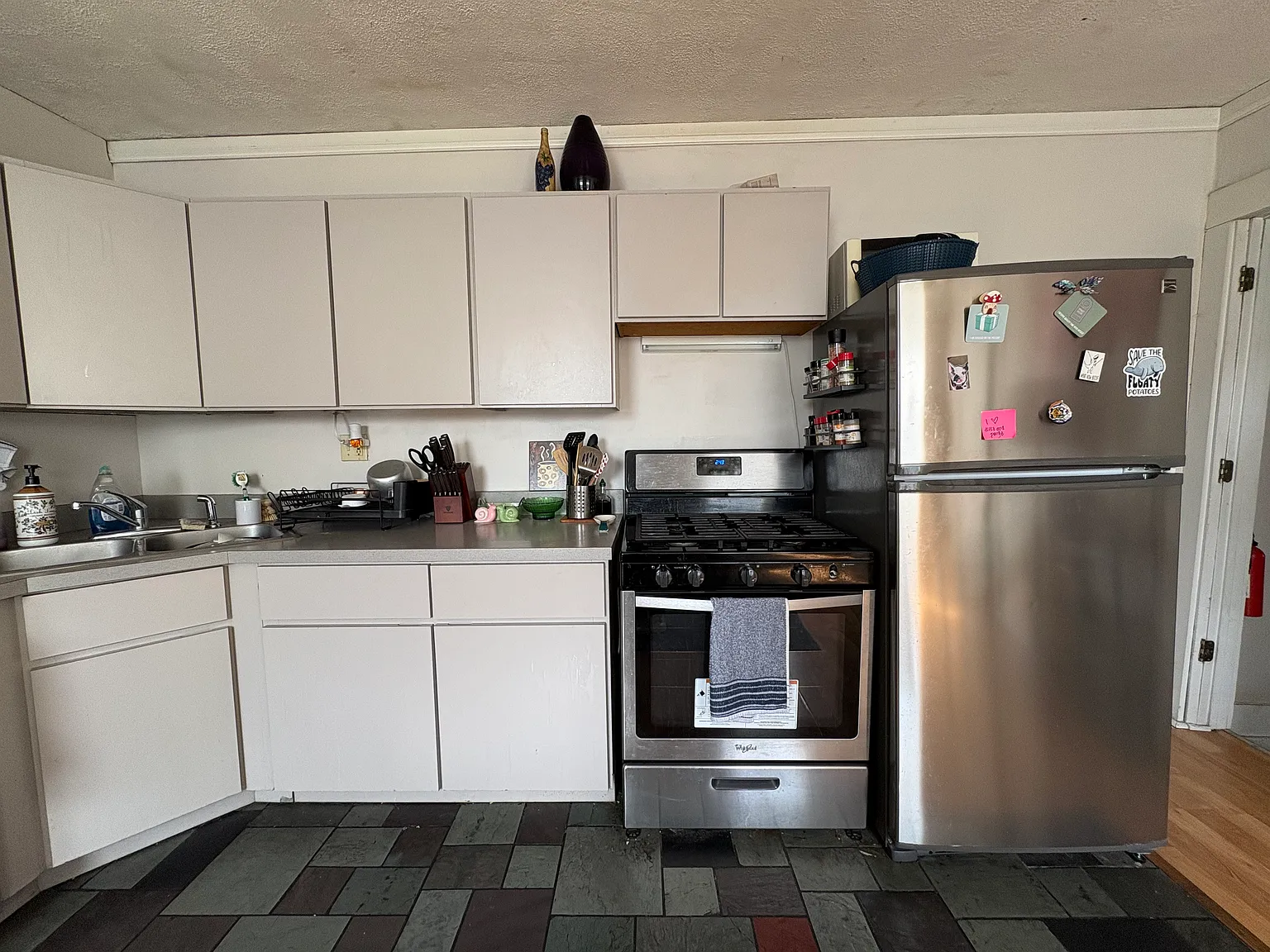 4 bed, 1500 sqft, $3,080 — Photo 3