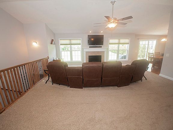 3rd image of 805 Witten Woods Dr