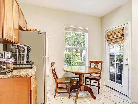 5th image of 168 SW Peacock Blvd APT 35-104