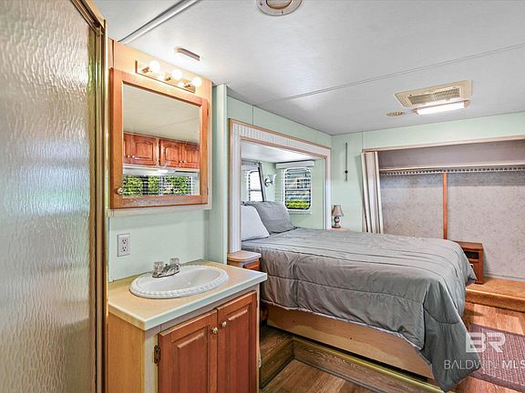 4th image of 411 Maria Dr #411